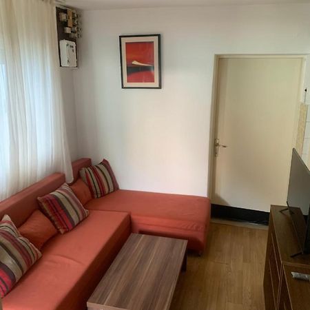 Cheerfull 2-Bedroom With Patio. Close To All Ameneties. Ζάγκρεμπ Εξωτερικό φωτογραφία