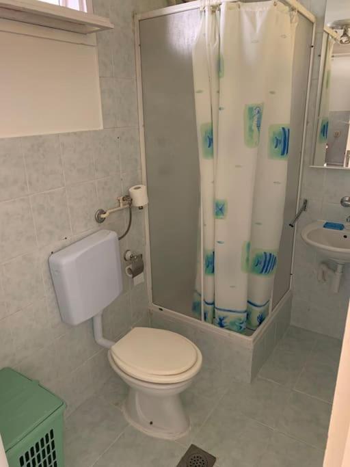 Cheerfull 2-Bedroom With Patio. Close To All Ameneties. Ζάγκρεμπ Εξωτερικό φωτογραφία